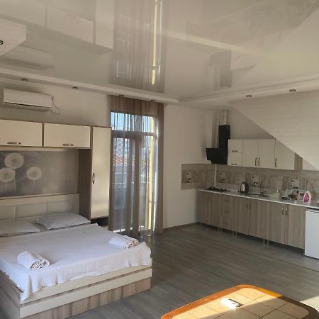 Hotel Chaika Koboeleti Buitenkant foto