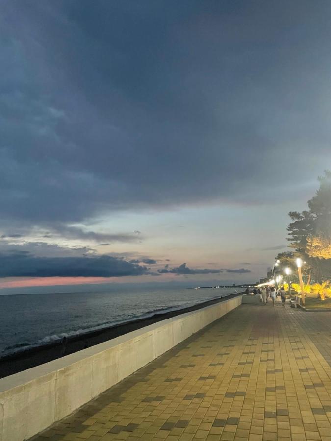 Hotel Chaika Koboeleti Buitenkant foto