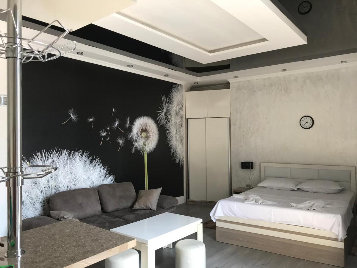 Hotel Chaika Koboeleti Buitenkant foto