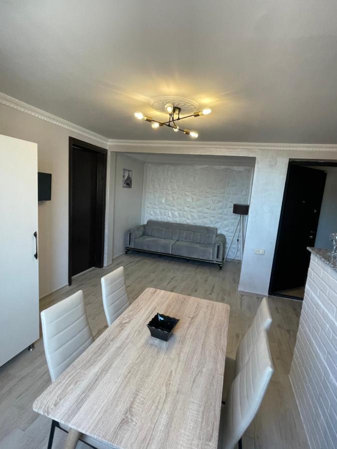 Hotel Chaika Koboeleti Buitenkant foto