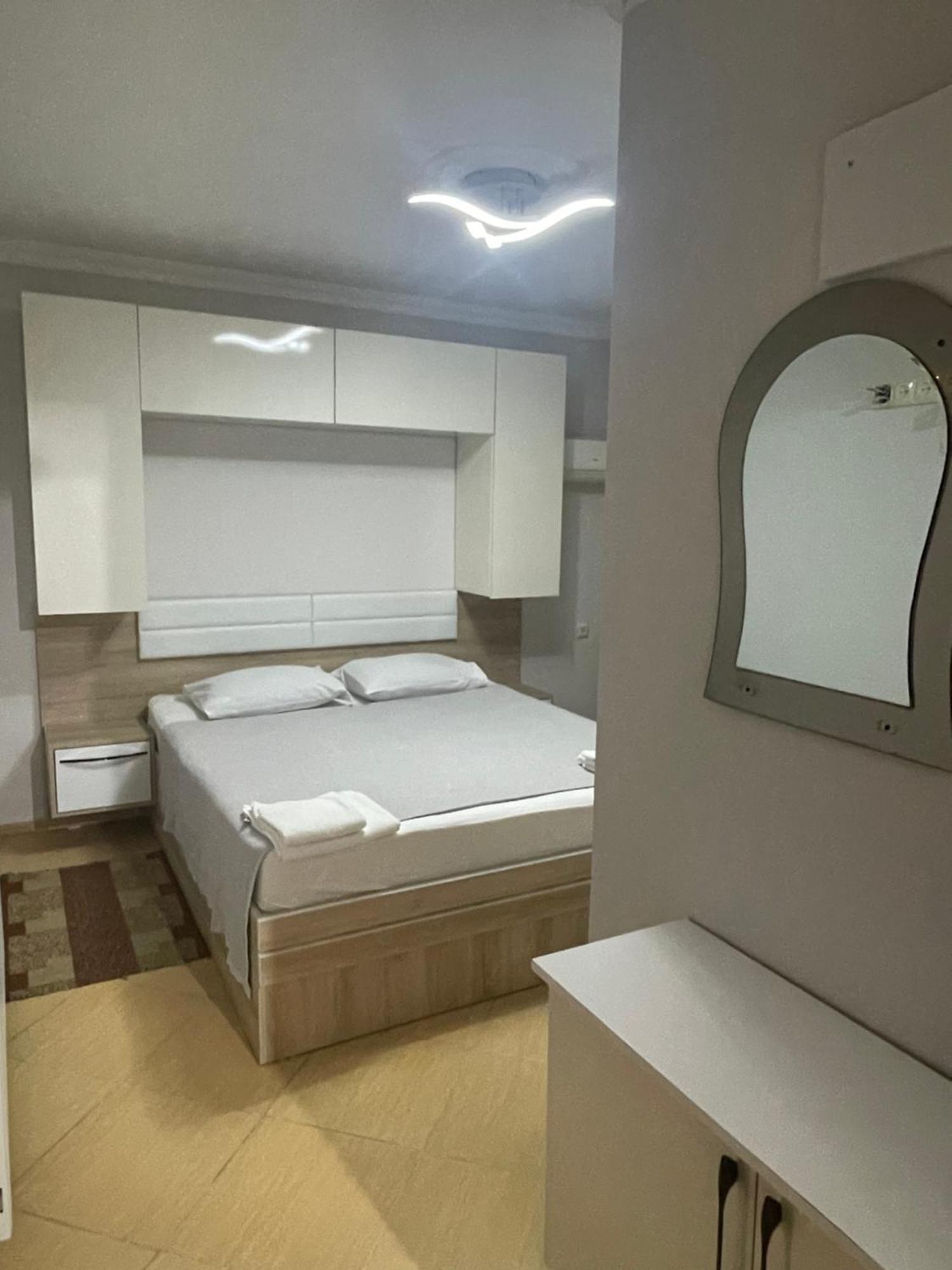 Hotel Chaika Koboeleti Buitenkant foto