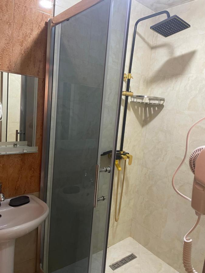 Hotel Chaika Koboeleti Buitenkant foto