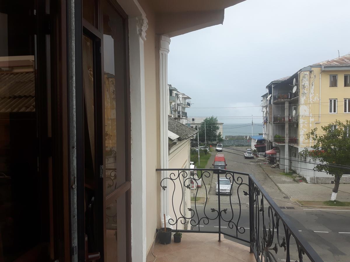 Hotel Chaika Koboeleti Buitenkant foto