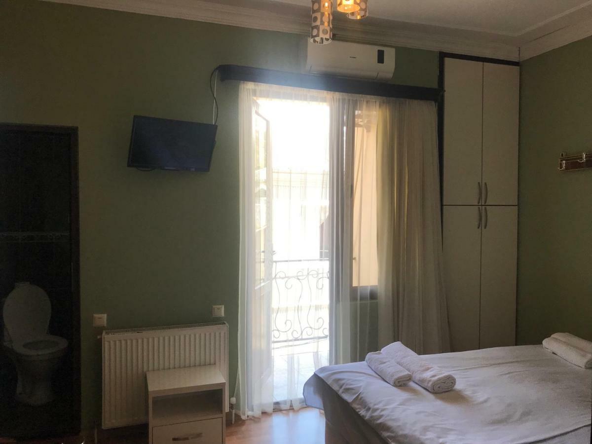 Hotel Chaika Koboeleti Buitenkant foto